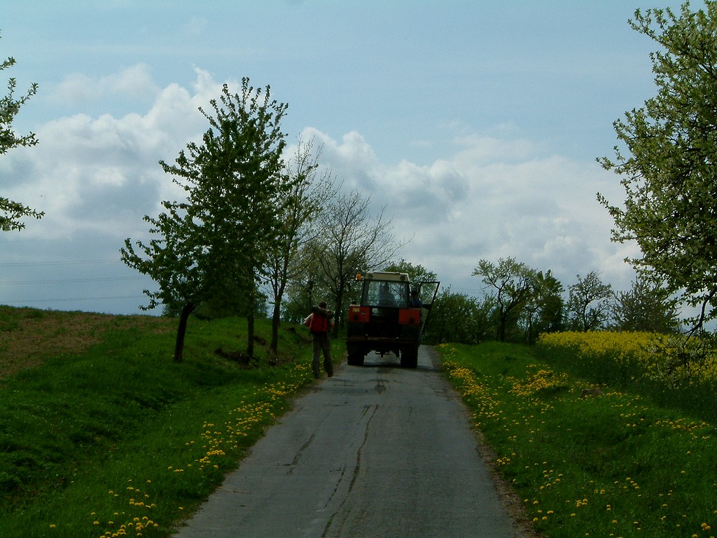 2004-05-02_c_dscf0010_traktor.jpg